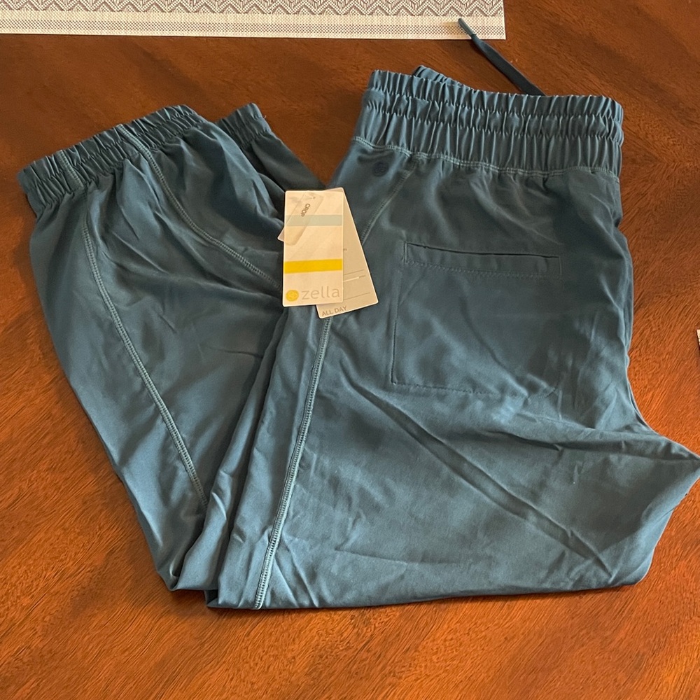 Zella Teal Crop Ankle Joggers